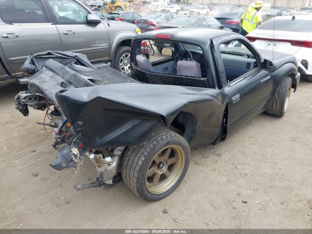 Toyota Tacoma Image 8