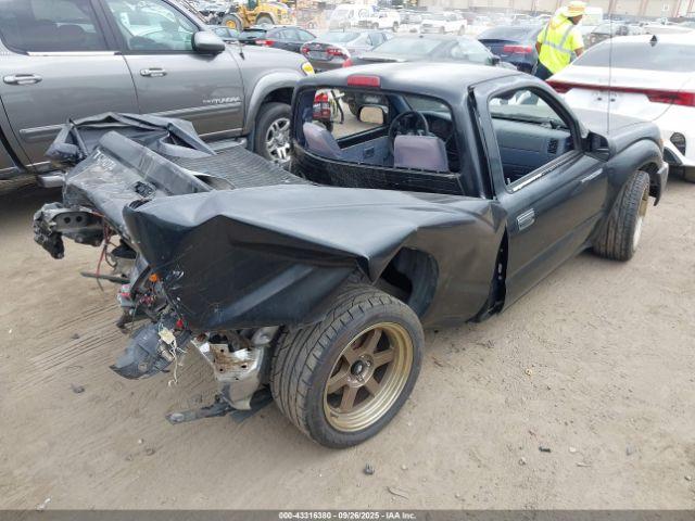 Toyota Tacoma Image 8