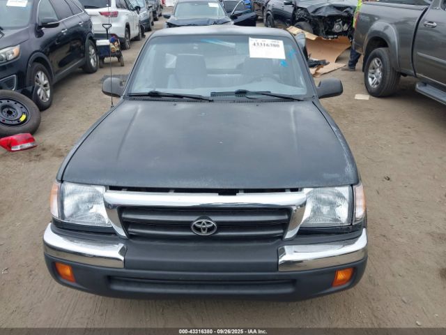 Toyota Tacoma Image 3