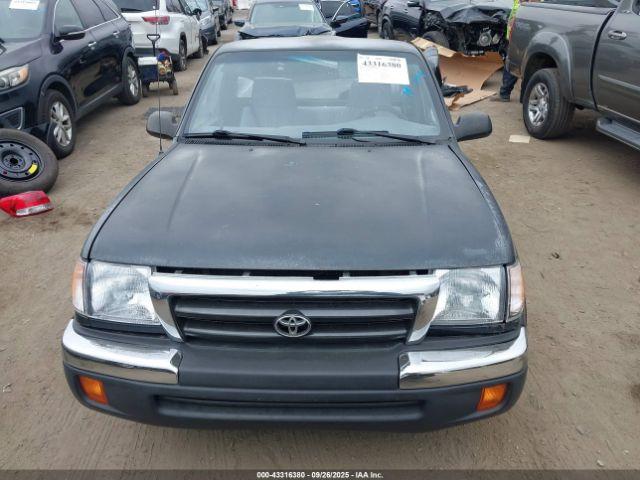 Toyota Tacoma Image 3