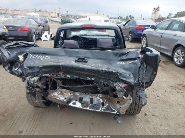 Toyota Tacoma Image 7