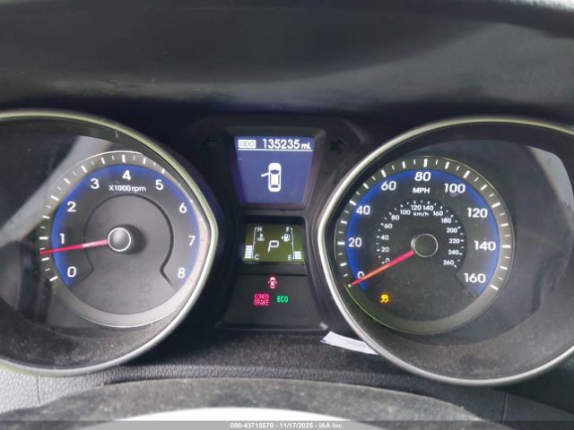 Hyundai ELANTRA Image 8