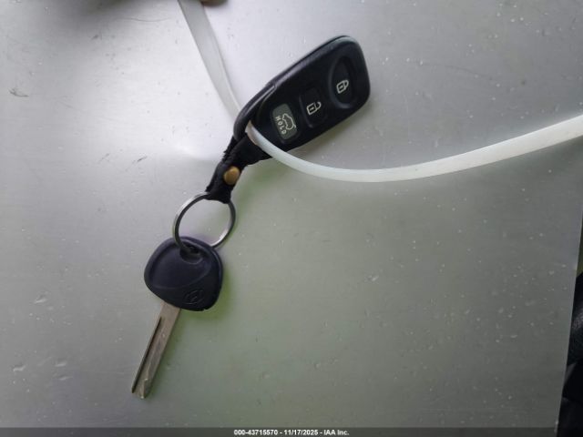 Hyundai ELANTRA Image 14