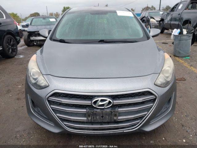 Hyundai ELANTRA Image 9