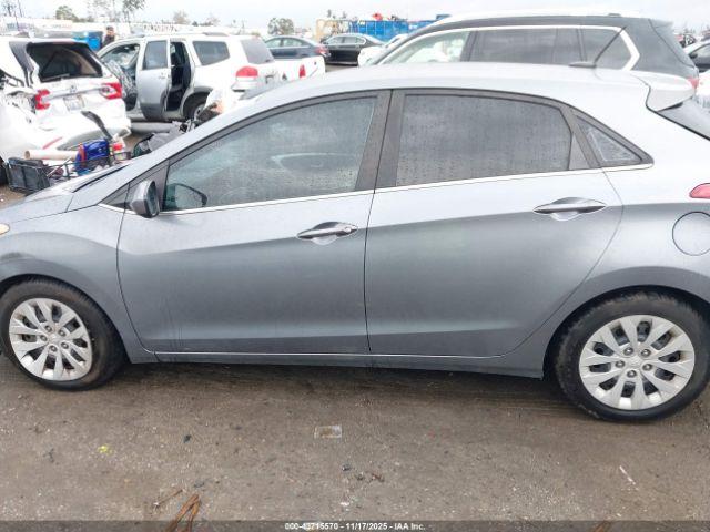 Hyundai ELANTRA Image 12