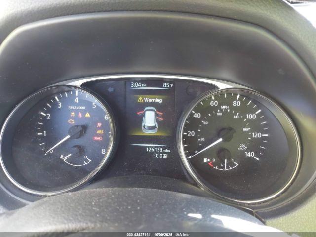 Nissan Rogue S Image 4