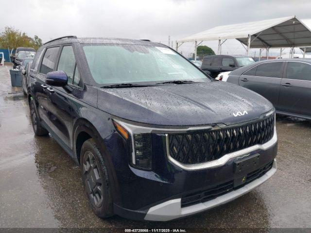  Salvage Kia Carnival