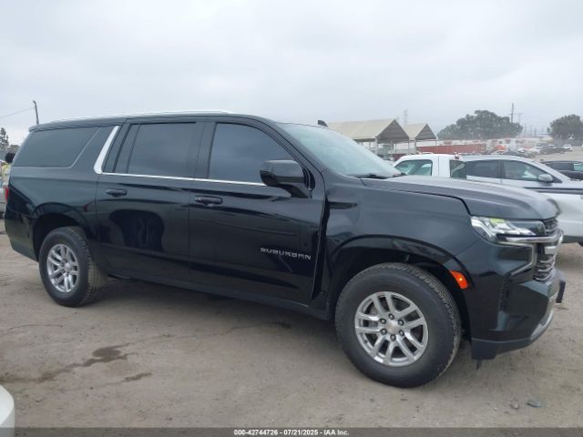 Chevrolet Suburban 2wd Lt Image 14