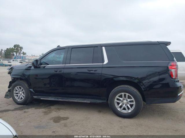 Chevrolet Suburban 2wd Lt Image 13