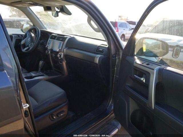 Toyota 4Runner Sr5 Premium Image 14