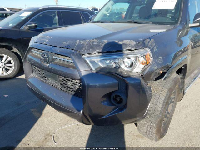 Toyota 4Runner Sr5 Premium Image 16