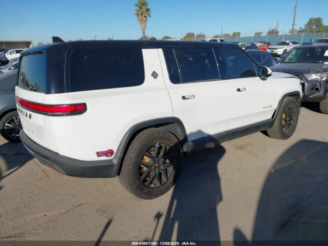 Rivian R1s Adventure Image 13