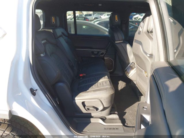 Rivian R1s Adventure Image 18