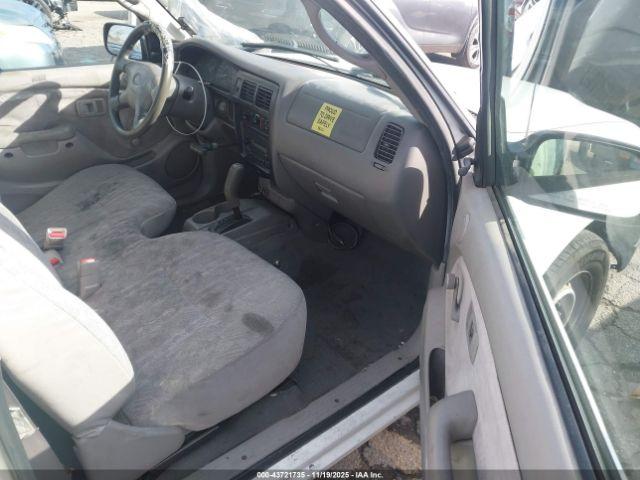 Toyota Tacoma Image 10