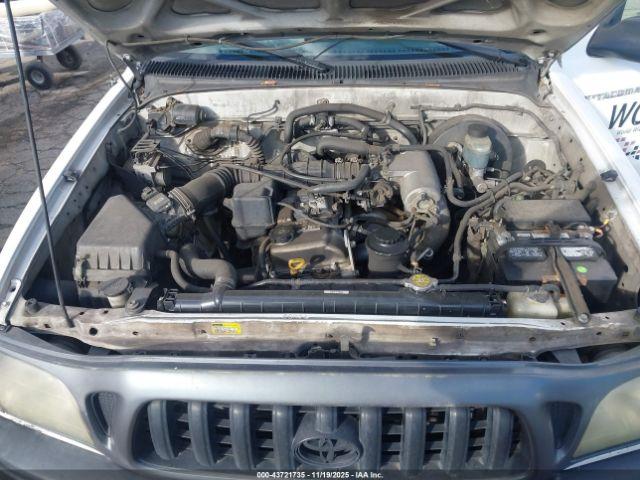 Toyota Tacoma Image 8