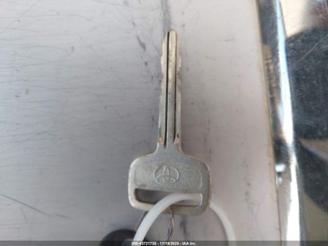 Toyota Tacoma Image 11