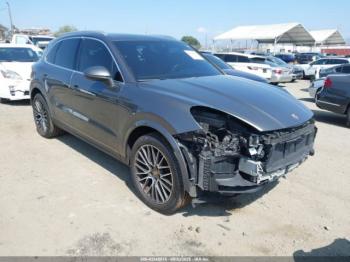  Salvage Porsche Cayenne