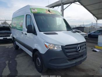 Salvage Mercedes-Benz Sprinter 2500