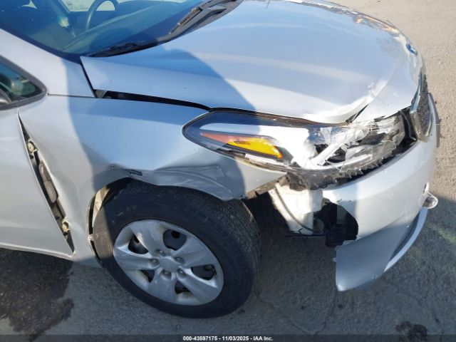 Kia Forte Lx Image 7