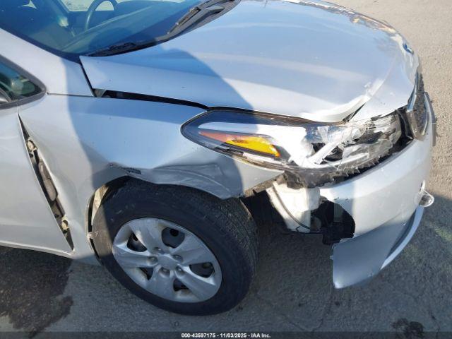 Kia Forte Lx Image 7