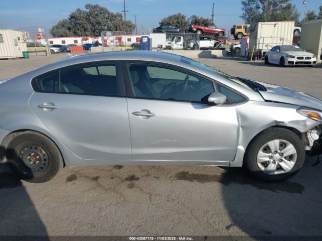 Kia Forte Lx Image 14