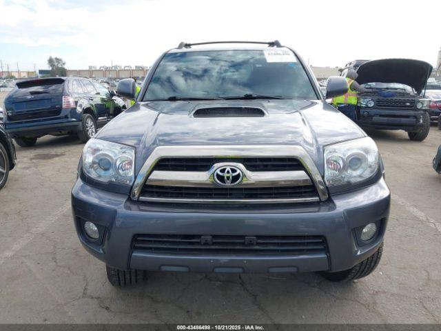 Toyota 4Runner Sport V8 Image 7