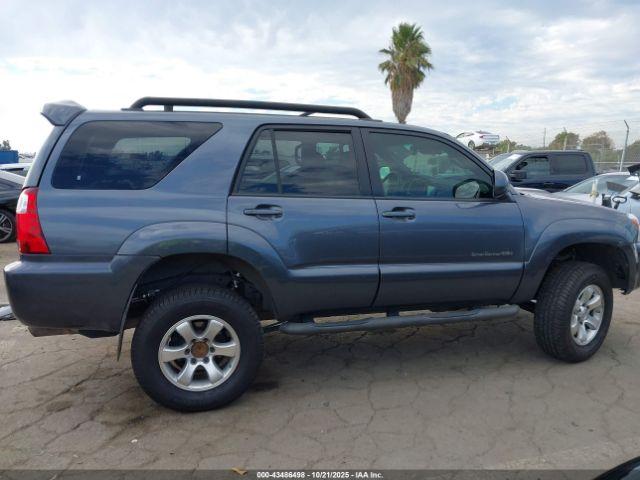 Toyota 4Runner Sport V8 Image 8