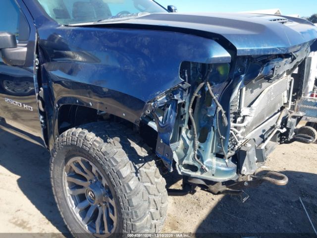 Chevrolet Silverado 2500 Image 17