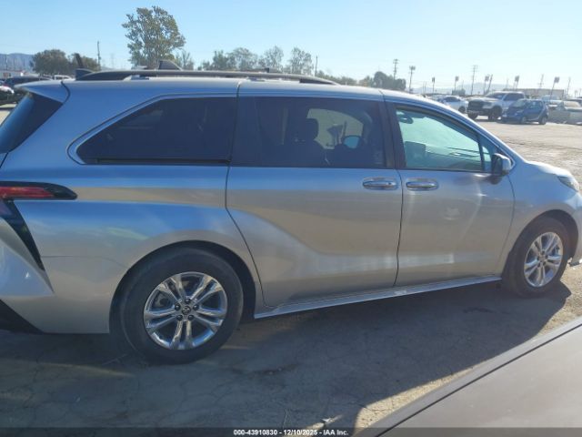 Toyota Sienna Xle Image 14