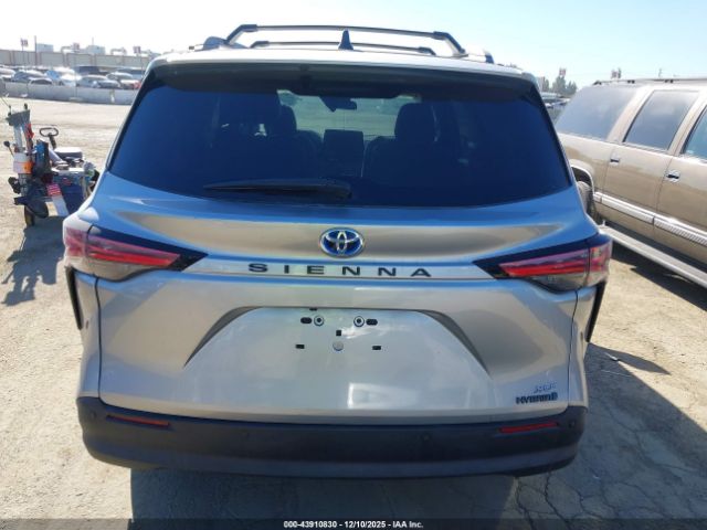 Toyota Sienna Xle Image 16