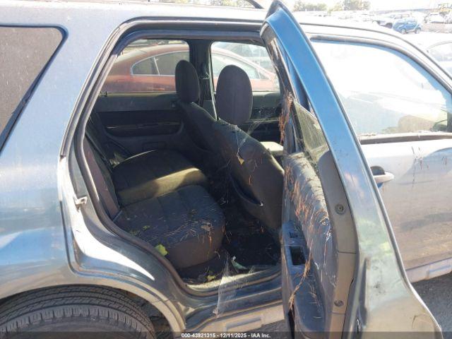 Ford Escape Xlt Image 8