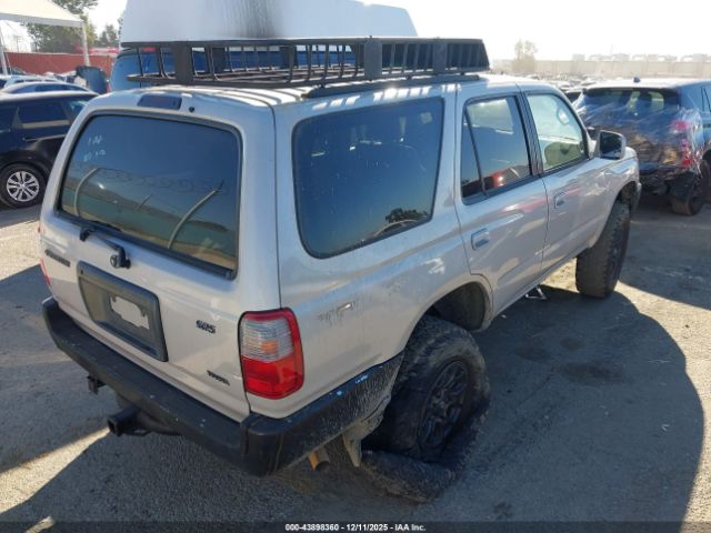 Toyota 4Runner Sr5 V6 Image 3