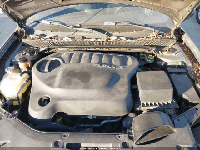 Chrysler 200 Limited Image 2