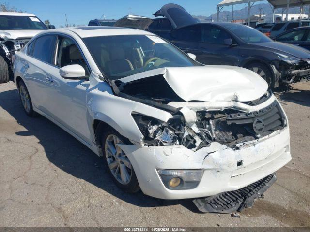  Salvage Nissan Altima