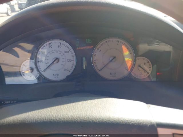 Chrysler 300 Touring Image 8