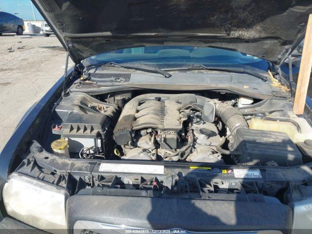 Chrysler 300 Touring Image 11