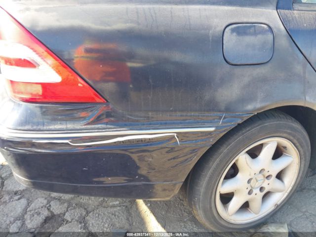 Mercedes-Benz C-Class Image 8