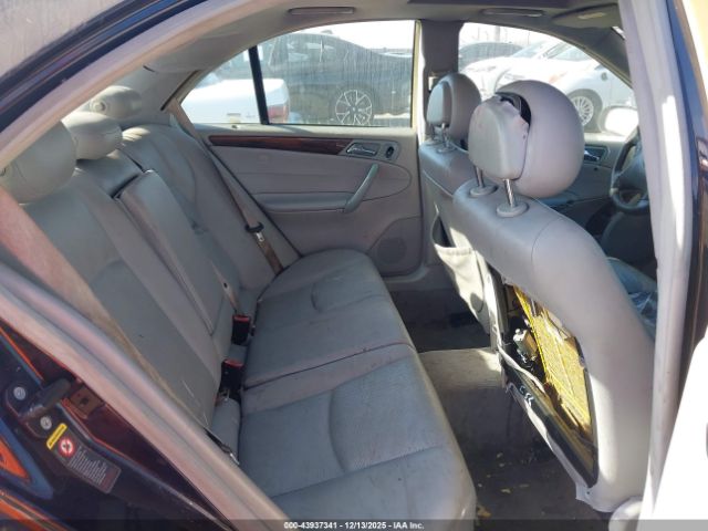 Mercedes-Benz C-Class Image 9