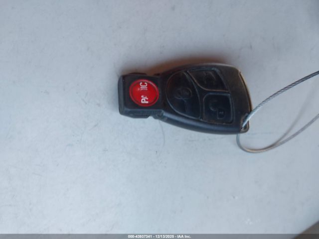 Mercedes-Benz C-Class Image 10