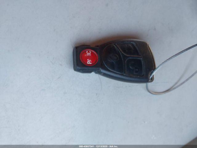 Mercedes-Benz C-Class Image 10