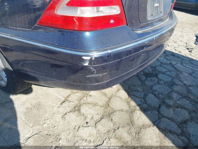 Mercedes-Benz C-Class Image 2