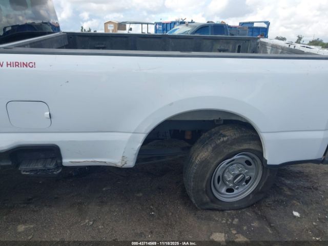 Ford F-250 Xl Image 13