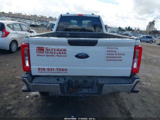 Ford F-250 Xl Image 4