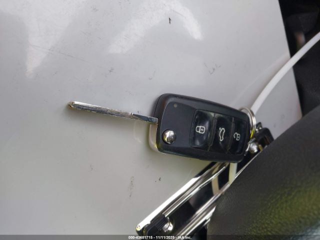 Volkswagen Beetle 2.5l Entry Image 11