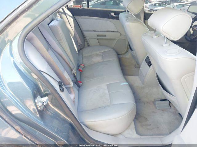 Cadillac STS-V Image 13