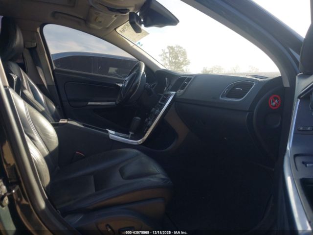 Volvo S60 T5 Image 4