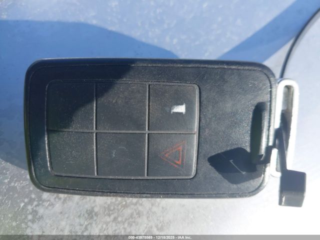 Volvo S60 T5 Image 11