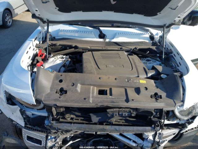 Land Rover Defender 110 P300 Image 4