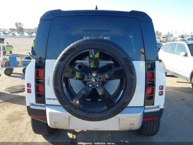 Land Rover Defender 110 P300 Image 17