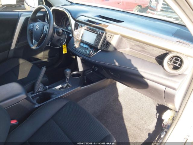 Toyota RAV4 Xle Image 5